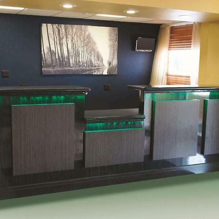 La Quinta Inn & Suites Tulsa Bagian luar foto