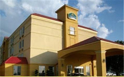La Quinta Inn & Suites Tulsa Bagian luar foto