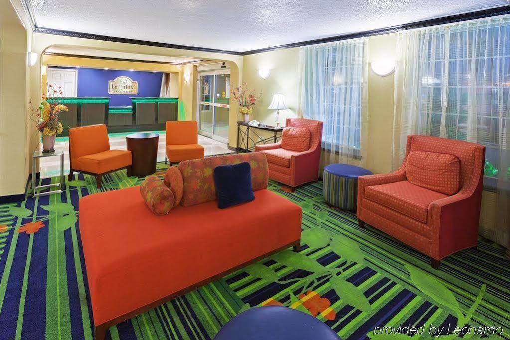 La Quinta Inn & Suites Tulsa Bagian luar foto
