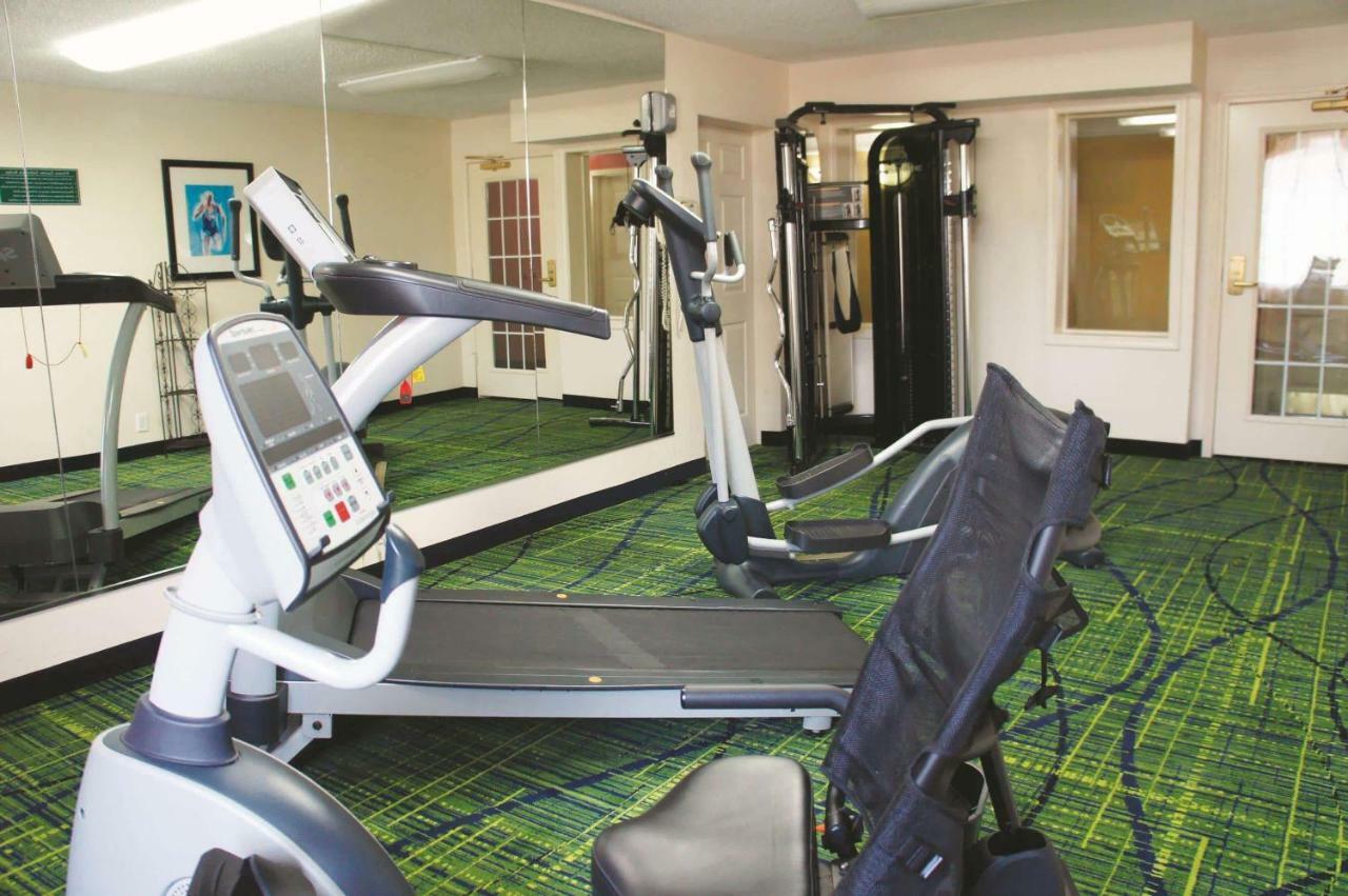 La Quinta Inn & Suites Tulsa Bagian luar foto